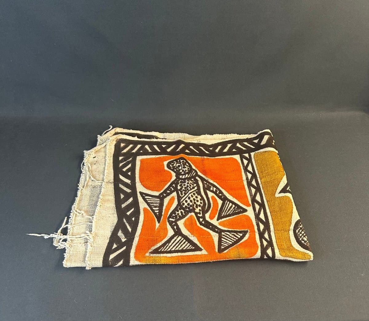 Batik africain motif de figures humaines et architecturales -