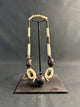 Collier africain noir et ivoire en perles sculptées - 