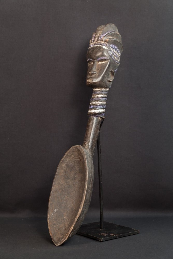Cuillère en bois a coiffure crête étoilée - 