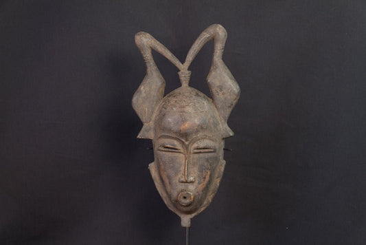 Masque Baoulé à coiffe double d’antilope et bouche tubulaire - 