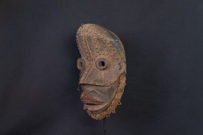 Masque Dan à surface cloutée et bouche ouverte - 