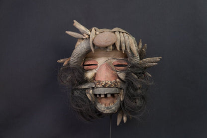 Masque Guere barbu à cornes et bouche dentée - 
