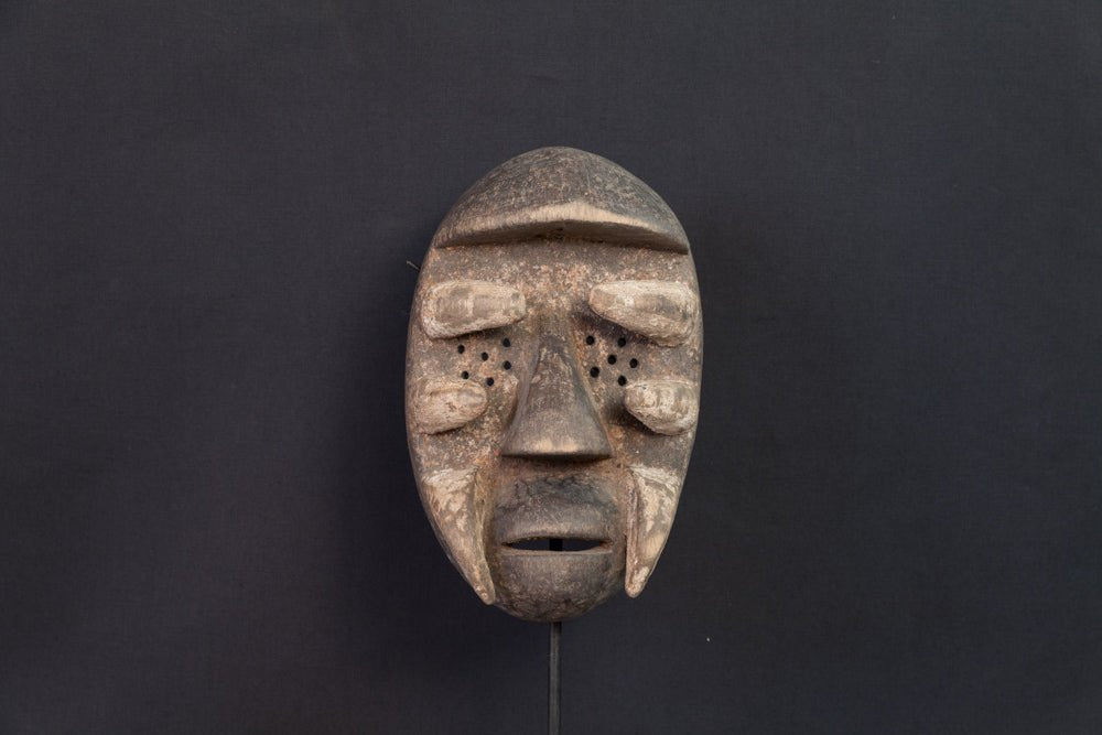 Masque Igbo initiatique circulaire aux cornes recourbées - 