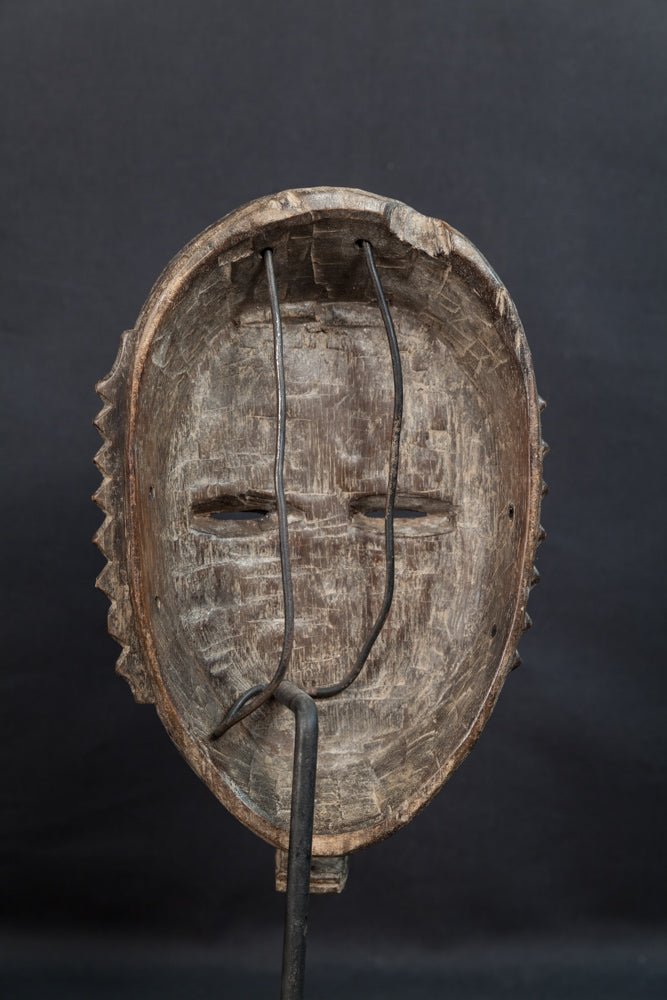 Masque Ligbi à nez sculpté en saillie - 