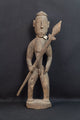 Statue guerrière Mossi avec lance et collier de cauris - 
