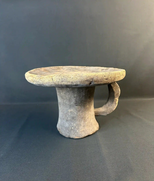 Tabouret africain monoxyle avec anse latérale - 