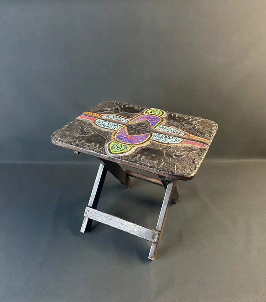 Tabouret africain pliant carré en bois perlé - 