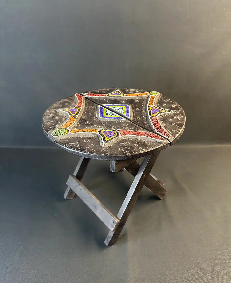 Tabouret africain pliant rond en bois perlé - 