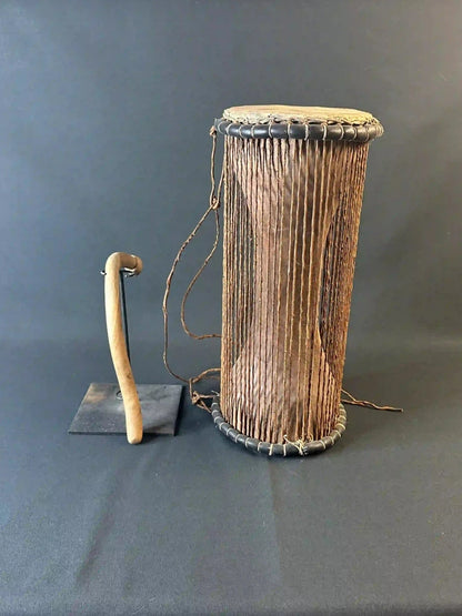 Tambour d’aisselle africain et peau tendue - 